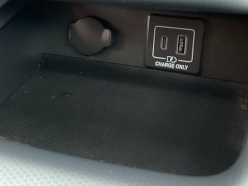 Used 2020 Nissan Pathfinder SL AWD/4WD image 26