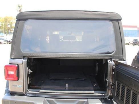 Used 2022 Jeep Wrangler Unlimited Rubicon 4xe w/ Cold Weather Group AWD/4WD image 51