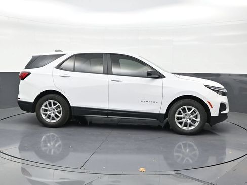 Used 2024 Chevrolet Equinox LS FWD image 6