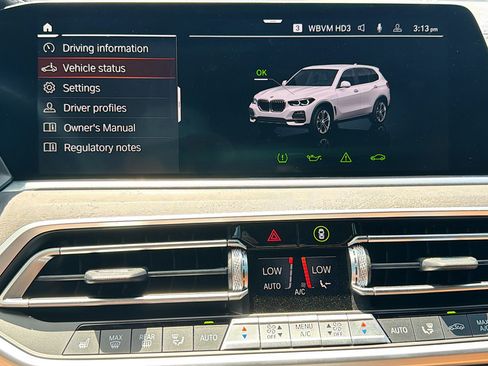 Used 2023 BMW X5 xDrive40i w/ Premium Package AWD/4WD image 29