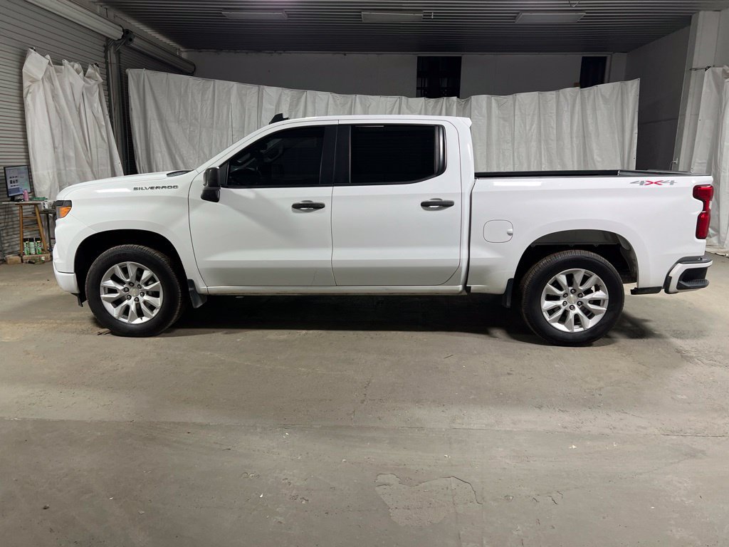 Used 2022 Chevrolet Silverado 1500 Custom AWD/4WD image 4