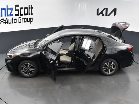 Certified 2022 Kia Forte LXS FWD image 30