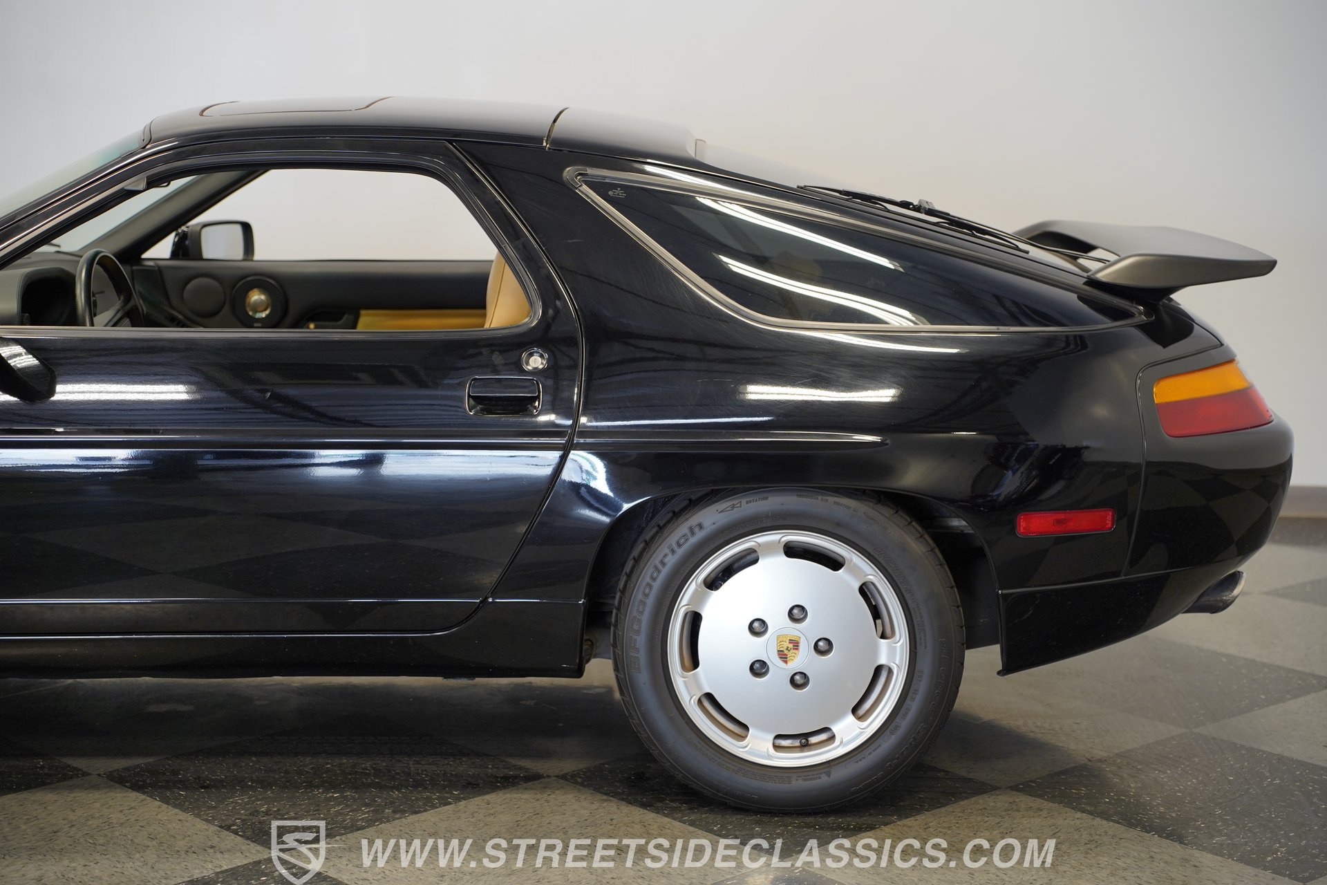 Used 1988 Porsche 928 S4 RWD image 26