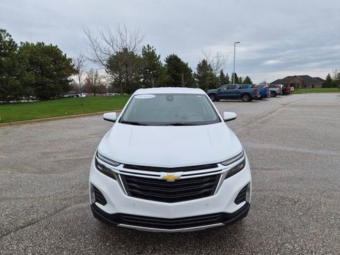 Used 2024 Chevrolet Equinox LT FWD image 2