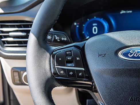 Used 2021 Ford Escape SEL w/ Technology Package AWD/4WD image 9