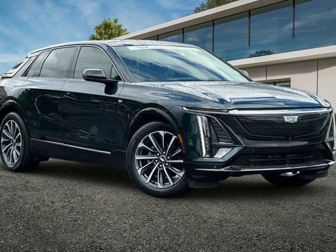 Certified 2024 Cadillac Lyriq Sport AWD/4WD image 2