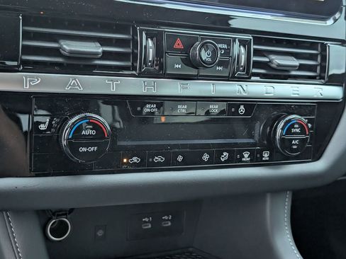 New 2026 Nissan Pathfinder SL FWD image 13