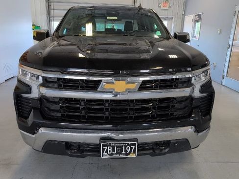Used 2022 Chevrolet Silverado 1500 LT AWD/4WD image 6