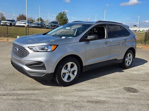 Used 2024 Ford Edge SE AWD/4WD image 3