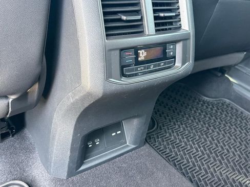 Used 2023 Volkswagen Atlas SE w/ Black Wheel Package AWD/4WD image 11