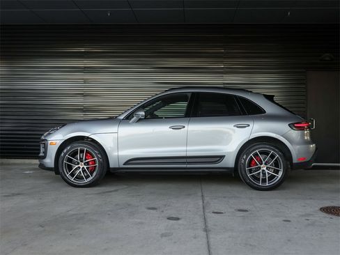 Used 2024 Porsche Macan S image 2