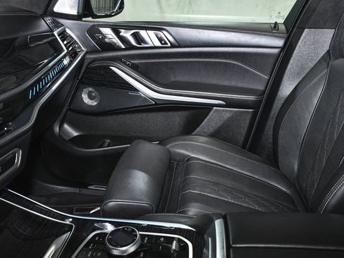 Used 2024 BMW X5 M60i image 64