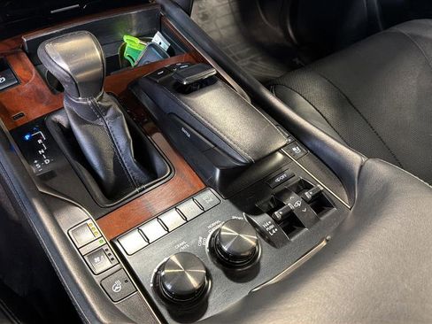 Used 2016 Lexus LX 570 4WD image 33