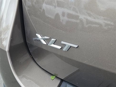 Used 2021 Ford Explorer XLT w/ Equipment Group 202A image 11