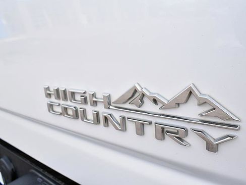 Used 2021 Chevrolet Silverado 2500 High Country w/ Z71 Off-Road Package image 7
