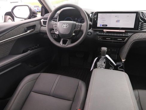Used 2026 Toyota Camry XLE AWD/4WD image 23