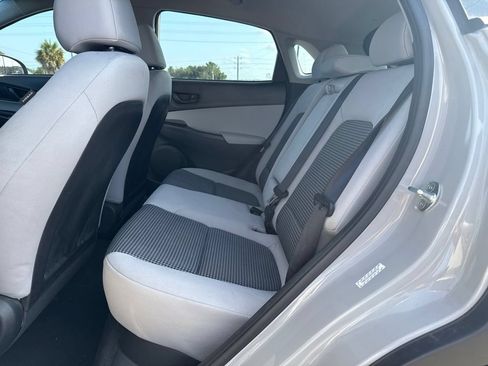 Used 2022 Hyundai Kona SE FWD image 9