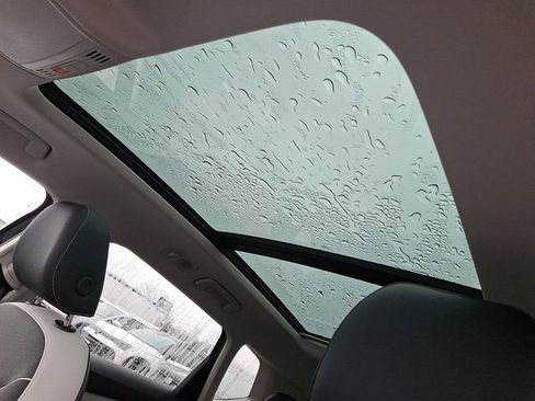 New 2026 Volkswagen Taos SE image 7