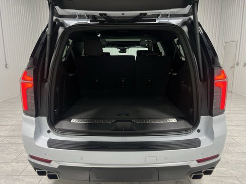 New 2026 Chevrolet Suburban High Country image 26