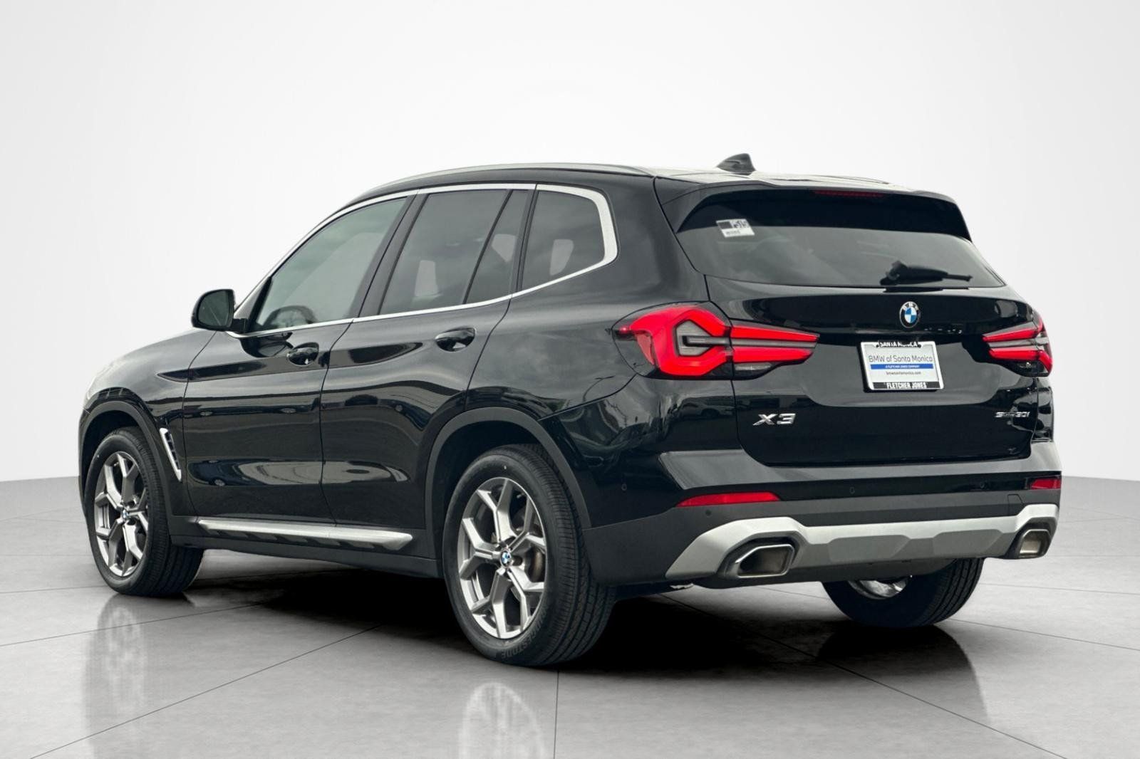 Used 2023 BMW X3 sDrive30i w/ Premium Package RWD image 3