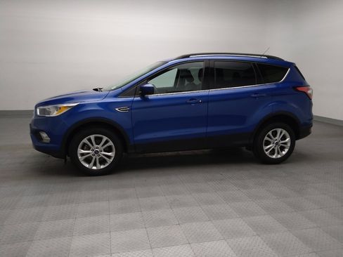 Used 2018 Ford Escape SE image 2