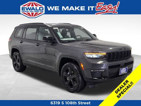 New 2025 Jeep Grand Cherokee L Limited w/ Black Appearance Package AWD/4WD image 15
