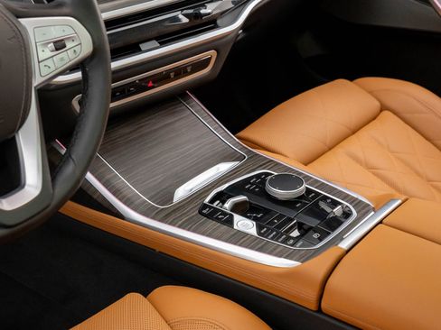 Certified 2023 BMW X7 xDrive40i w/ Premium Package image 13