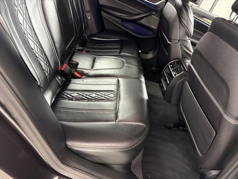 Used 2019 BMW M550i xDrive w/ Premium Package image 18