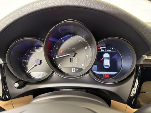 New 2026 Porsche Macan image 22