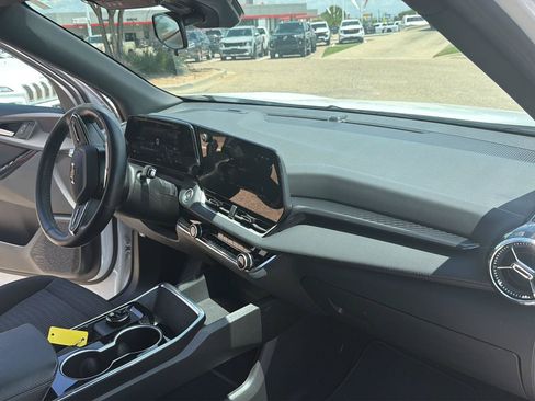Used 2026 Chevrolet Equinox LT FWD image 16