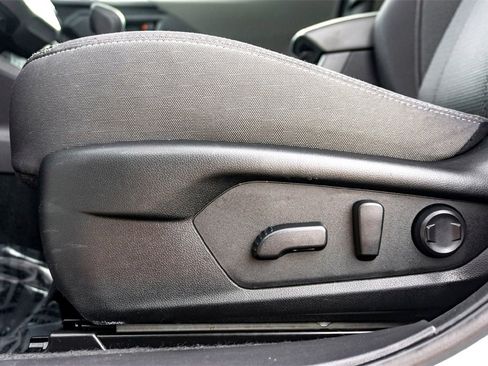 Used 2024 Subaru Crosstrek 2.0i Premium image 12