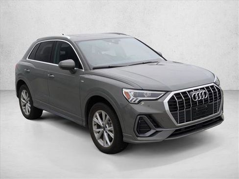 Used 2024 Audi Q3 2.0T Premium w/ Convenience Package AWD/4WD image 3