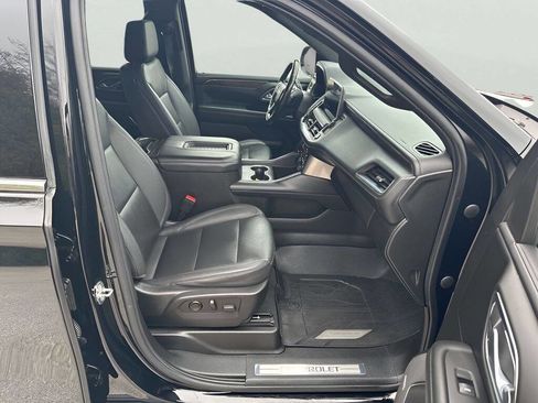 Used 2023 Chevrolet Suburban LT w/ Luxury Package AWD/4WD image 23