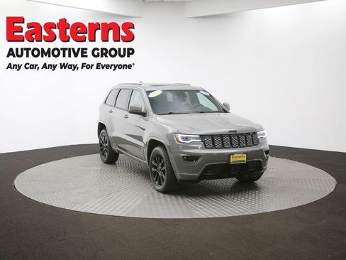 Used 2020 Jeep Grand Cherokee Altitude image 50