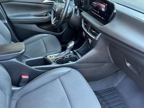 Used 2024 Buick Encore GX Preferred FWD image 19