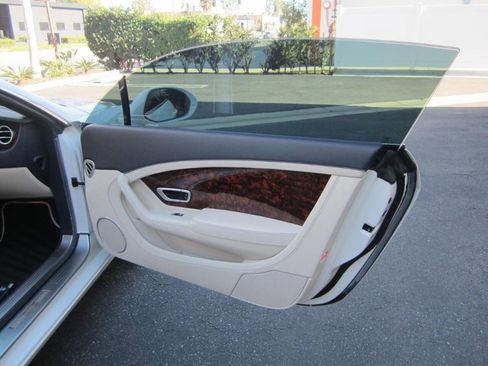 Used 2015 Bentley Continental GT image 15