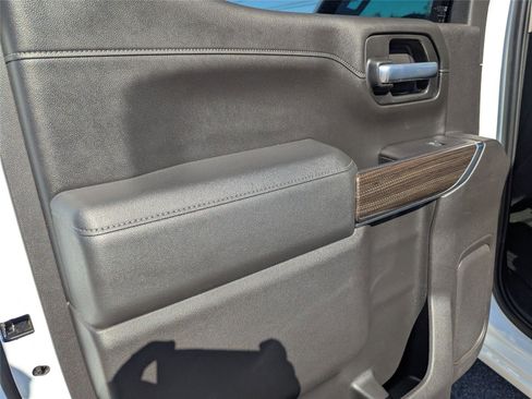 Used 2021 Chevrolet Silverado 1500 RST image 12