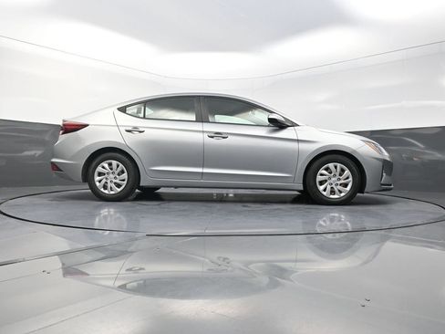 Used 2020 Hyundai Elantra SE FWD image 30