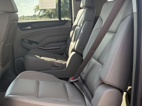 Used 2016 GMC Yukon XL SLT w/ Open Road Package AWD/4WD image 24