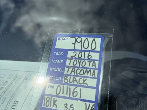 Used 2016 Toyota Tacoma Limited w/ Towing Package image 21