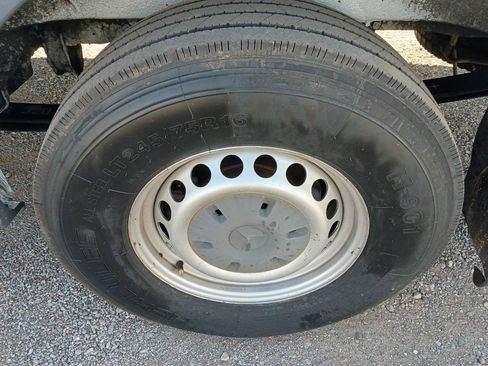 Used 2013 Mercedes-Benz Sprinter 2500 image 21