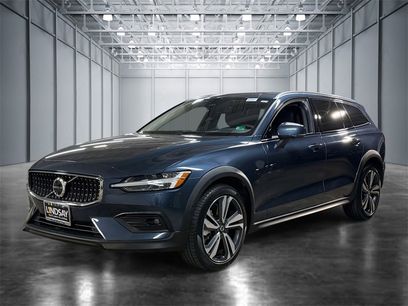 Used 2025 Volvo V60 B5 Cross Country Plus