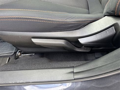 Used 2019 Subaru Crosstrek 2.0i Premium w/ Eyesight System image 12