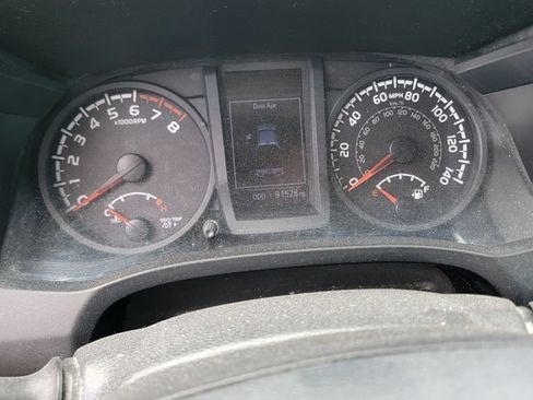 Used 2019 Toyota Tacoma SR w/ Four Season Floor Mat Package AWD/4WD image 11