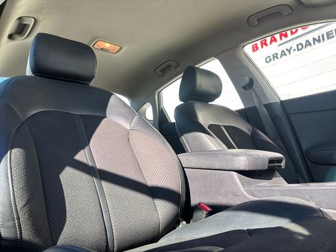 Used 2018 Kia Optima S image 25