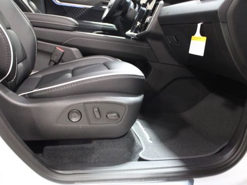 New 2026 GMC Acadia Denali w/ Super Cruise Package AWD/4WD image 28