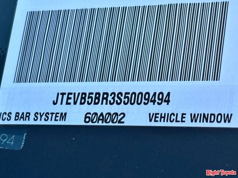 Certified 2025 Toyota 4Runner TRD Off-Road AWD/4WD image 34