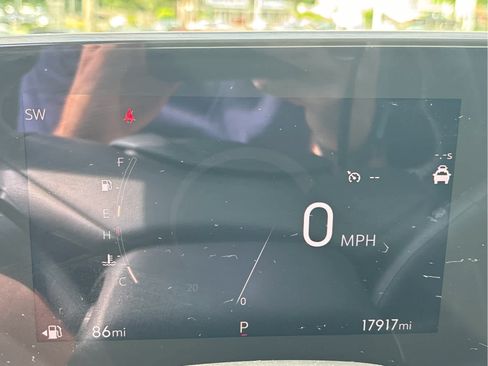 Certified 2024 Buick Encore GX Preferred FWD image 18