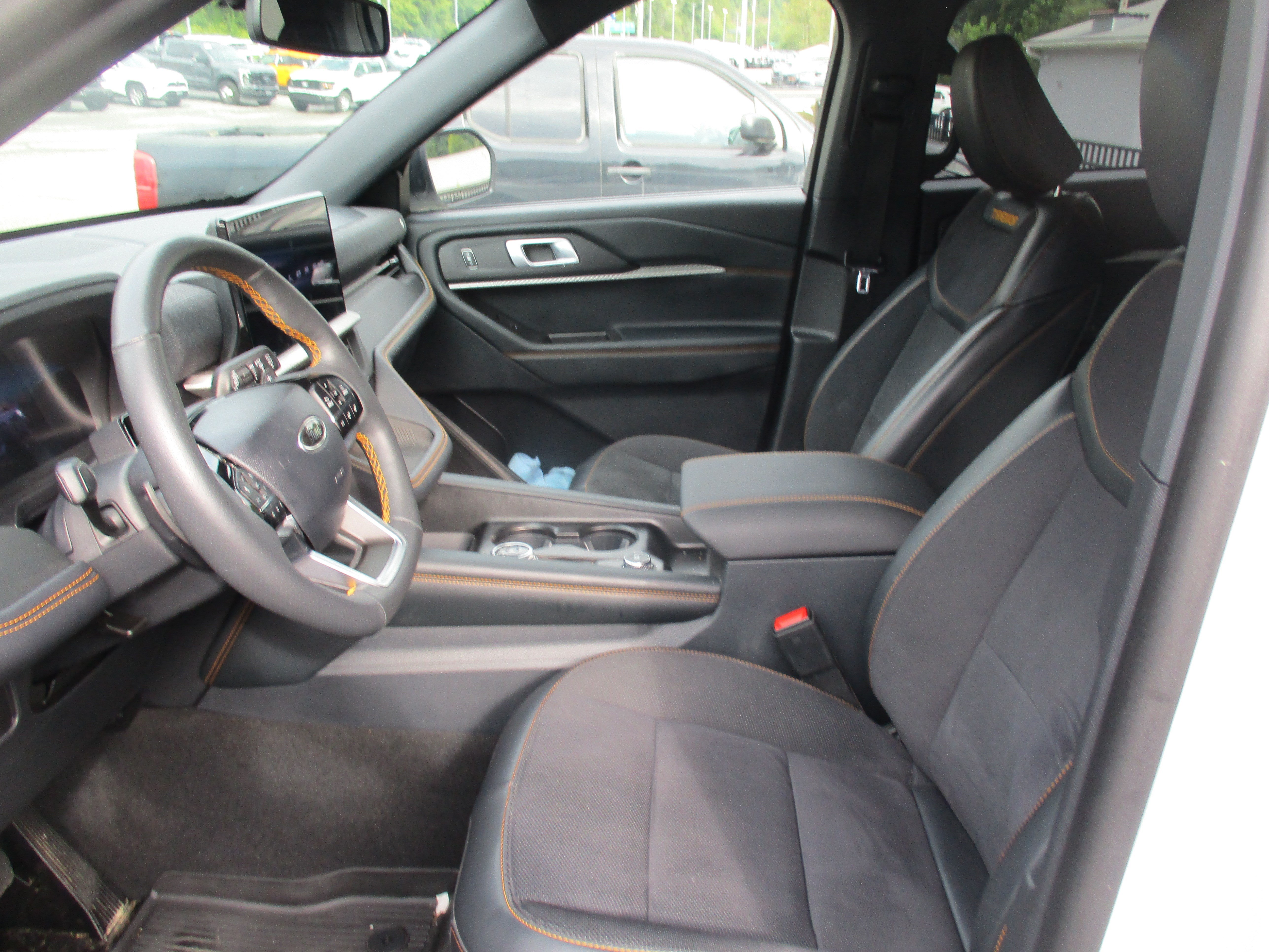 Used 2026 Ford Explorer Tremor w/ Tremor Convenience Package AWD/4WD image 16