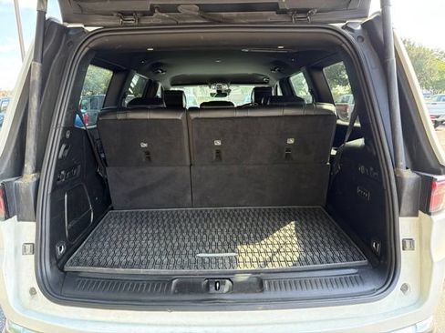 Used 2024 Jeep Wagoneer Series II w/ Flexible Seating Group RWD image 11